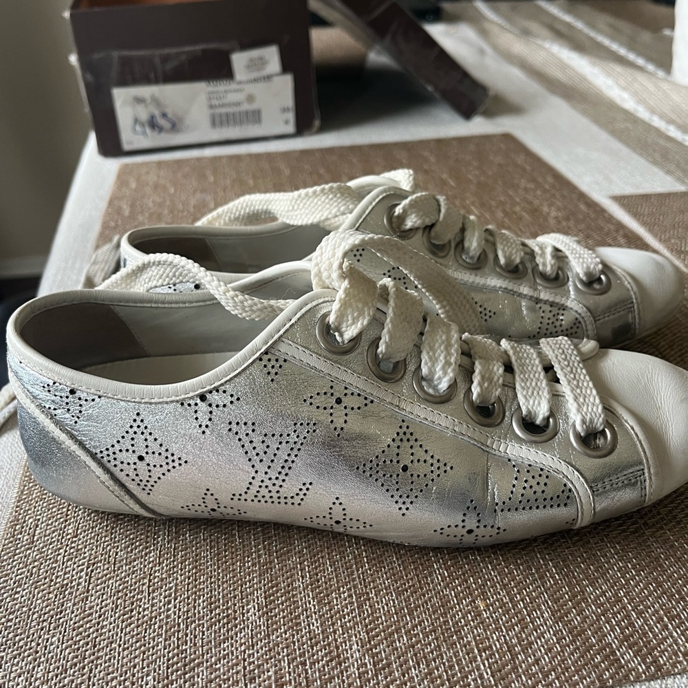 Louis Vuitton Women's White and Silver Sneakers